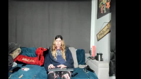 Snapshot of roxihazeleyes chatting on February 23, 2026, 3:15 am roxihazeleyes online show from February 23, 2026, 3:15 am