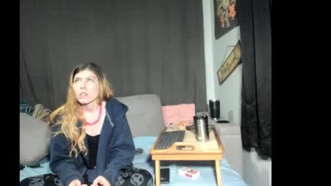 Snapshot of roxihazeleyes chatting on March 12, 2026, 5:46 am roxihazeleyes online show from March 12, 2026, 5:46 am