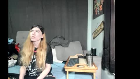 Snapshot of roxihazeleyes chatting on March 17, 2026, 2:42 pm roxihazeleyes online show from March 17, 2026, 2:42 pm