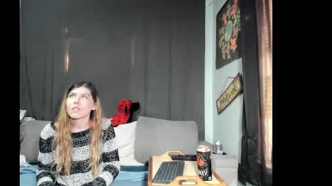 Snapshot of roxihazeleyes chatting on March 21, 2026, 8:12 pm roxihazeleyes online show from March 21, 2026, 8:12 pm