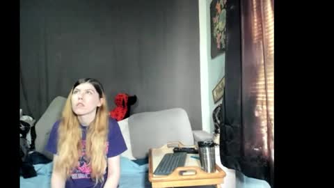 Snapshot of roxihazeleyes chatting on March 22, 2026, 4:43 pm roxihazeleyes online show from March 22, 2026, 4:43 pm