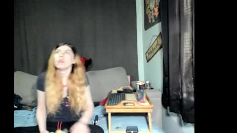 Snapshot of roxihazeleyes chatting on March 23, 2026, 5:28 pm roxihazeleyes online show from March 23, 2026, 5:28 pm