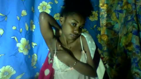 Snapshot of roxilita chatting on July 1, 2026, 11:48 pm Roxilita online show from July 1, 2026, 11:48 pm