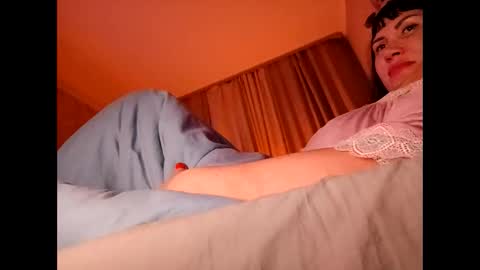 Snapshot of roxolanaa_sexy chatting on February 25, 2025, 12:58 am ROXOLANAA SEXY online show from February 25, 2025, 12:58 am