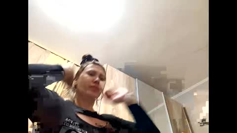 ROXOLANAA SEXY online show from April 1, 2026, 4:37 pm