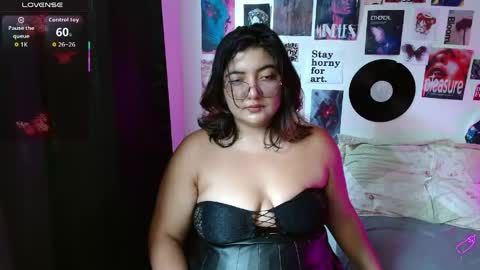 Snapshot of roxy_f_w chatting on April 27, 2026, 6:17 pm Roxana online show from April 27, 2026, 6:17 pm