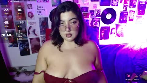 Snapshot of roxy_f_w chatting on May 22, 2026, 2:40 am Roxana online show from May 22, 2026, 2:40 am