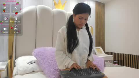 Snapshot of roxy_flame_ chatting on June 2, 2026, 11:12 am Roxy online show from June 2, 2026, 11:12 am