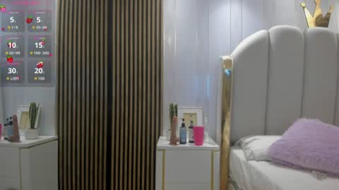 Snapshot of roxy_flame_ chatting on July 16, 2026, 11:16 am Roxy online show from July 16, 2026, 11:16 am