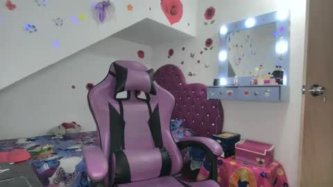 Roxy online show from October 21, 2025, 2:01 am