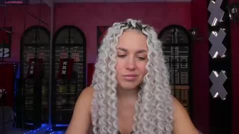Roxy online show from May 19, 2026, 1:56 am