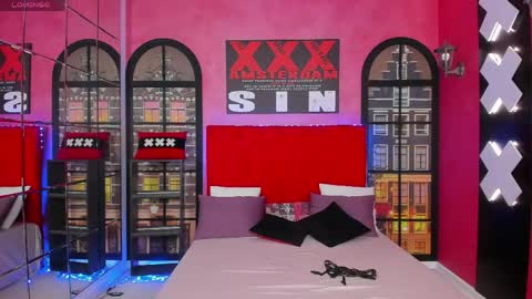 Roxy online show from June 10, 2026, 1:28 am