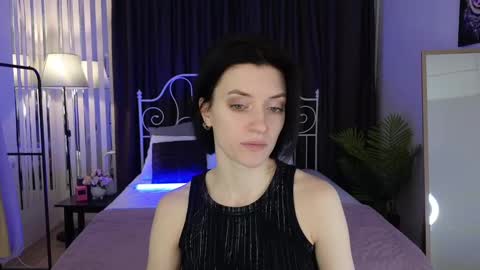 roxy_riot_ online show from January 28, 2025, 1:29 am