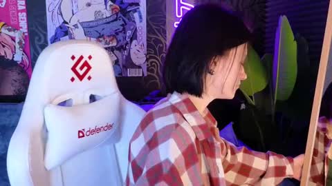 roxy_riot_ online show from February 21, 2025, 4:29 am