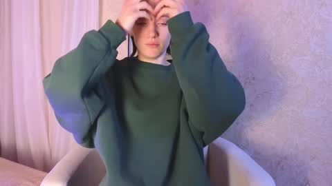 roxy_riot_ online show from February 26, 2025, 1:21 am