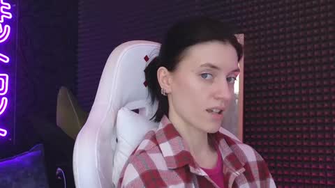 roxy_riot_ online show from March 3, 2025, 7:32 am