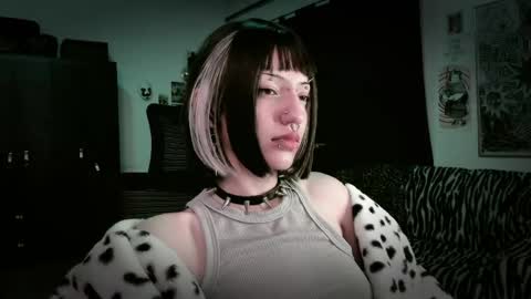 Snapshot of roxy_toxic chatting on May 16, 2026, 12:07 am Roxy Independient model Help me to reach 50 thumbs up online show from May 16, 2026, 12:07 am