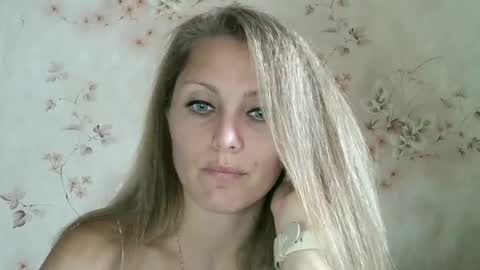 roxyfox18x01 online show from October 7, 2025, 5:59 am