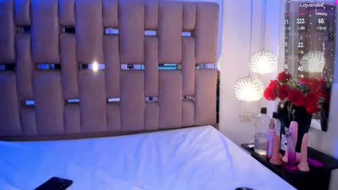 Snapshot of roxylicious_ chatting on March 5, 2025, 11:16 pm roxylicious_ online show from March 5, 2025, 11:16 pm