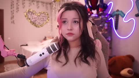 roxysuh online show from November 1, 2025, 7:21 am