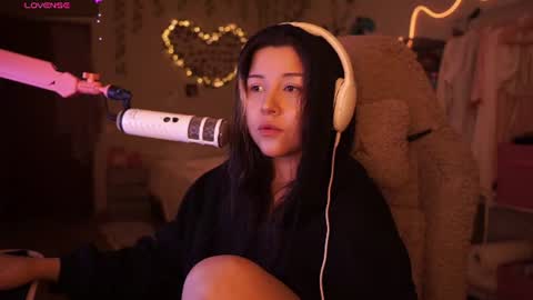 Snapshot of roxysuh chatting on August 8, 2026, 8:05 am roxysuh online show from August 8, 2026, 8:05 am