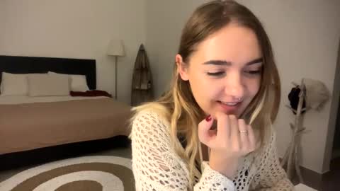 Roxy online show from March 21, 2026, 7:39 pm