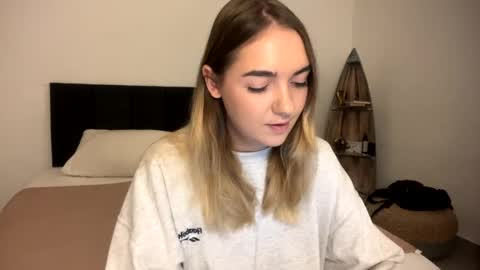 Roxy online show from April 2, 2026, 1:31 pm