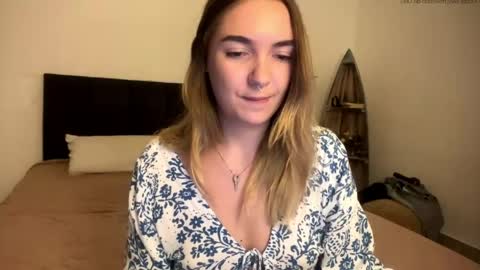Snapshot of roxysweetdream chatting on April 30, 2026, 2:23 pm Roxy online show from April 30, 2026, 2:23 pm