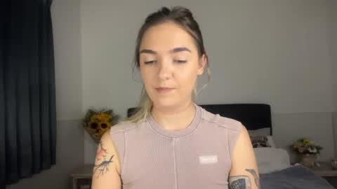 Snapshot of roxysweetdream chatting on July 6, 2026, 2:25 pm Roxy online show from July 6, 2026, 2:25 pm