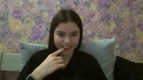 Snapshot of royalvelour chatting on June 29, 2026, 9:15 pm royalvelour online show from June 29, 2026, 9:15 pm