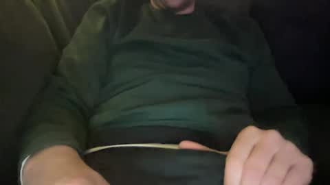 Snapshot of roythegil chatting on December 14, 2024, 11:45 pm roythegil online show from December 14, 2024, 11:45 pm