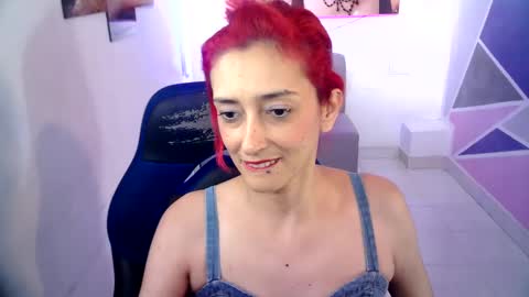 ruby_your_milf online show from December 26, 2024, 8:42 pm