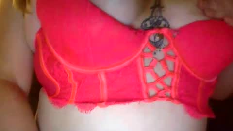 Snapshot of rubyhill99 chatting on October 27, 2025, 12:09 pm rubyhill99 online show from October 27, 2025, 12:09 pm