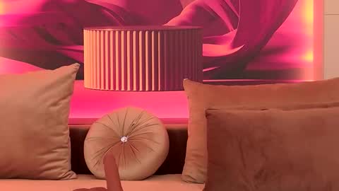 Ruby Luxe online show from November 9, 2025, 6:44 am