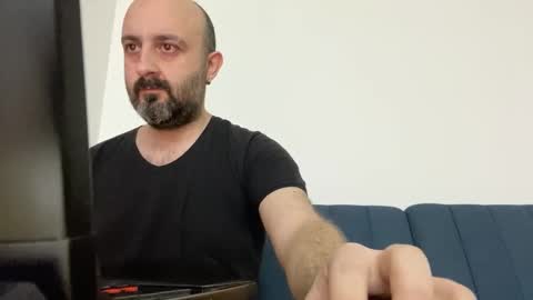 Snapshot of rufa_life chatting on February 19, 2025, 8:01 am rufa_life online show from February 19, 2025, 8:01 am