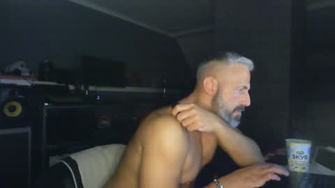 Chico que rico Caliente online show from February 6, 2025, 1:16 am