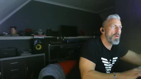 Chico que rico Caliente online show from February 16, 2025, 12:30 am