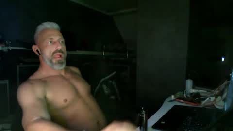 Chico que rico Caliente online show from April 17, 2026, 6:16 am