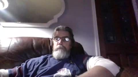 Snapshot of runningaround60 chatting on October 30, 2025, 2:13 am runningaround60 online show from October 30, 2025, 2:13 am