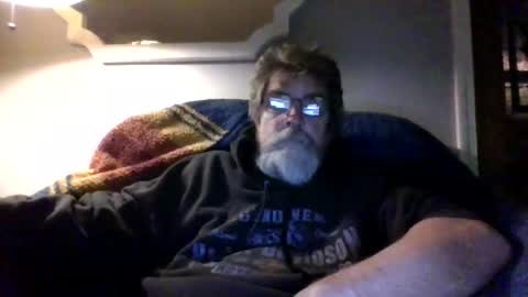 Snapshot of runningaround60 chatting on December 1, 2025, 3:00 am runningaround60 online show from December 1, 2025, 3:00 am
