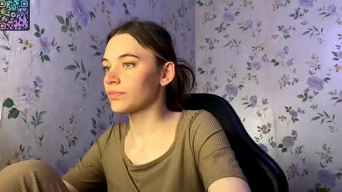 Snapshot of rusmedium chatting on June 2, 2026, 9:06 pm Lisa and Vlad online show from June 2, 2026, 9:06 pm