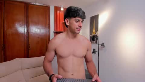 Snapshot of russ_w8 chatting on September 20, 2025, 5:41 am Russ online show from September 20, 2025, 5:41 am