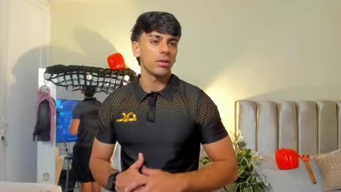 Snapshot of russ_w8 chatting on October 8, 2025, 12:58 pm Russ online show from October 8, 2025, 12:58 pm