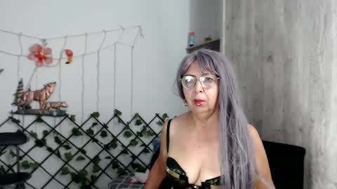 Snapshot of ruth_blue21 chatting on February 19, 2025, 4:01 am ruth_blue21 online show from February 19, 2025, 4:01 am