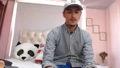 Snapshot of ryan_maxy chatting on February 10, 2025, 7:28 pm ryan online show from February 10, 2025, 7:28 pm