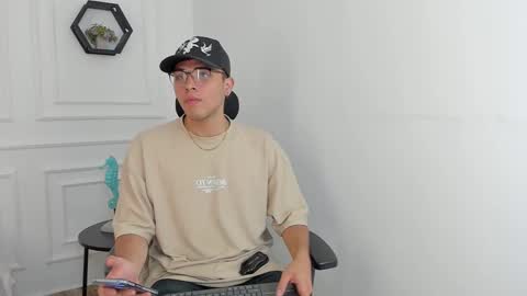 Snapshot of ryanfuller_ chatting on October 29, 2025, 3:25 pm Ryan  online show from October 29, 2025, 3:25 pm