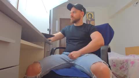 Snapshot of ryanstone_ chatting on May 15, 2026, 4:19 am Ryanstone online show from May 15, 2026, 4:19 am