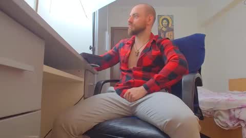 Snapshot of ryanstone_ chatting on May 16, 2026, 4:09 am Ryanstone online show from May 16, 2026, 4:09 am