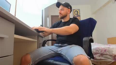 Snapshot of ryanstone_ chatting on June 10, 2026, 7:18 am Ryanstone online show from June 10, 2026, 7:18 am