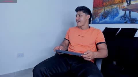 ryanwhite3 online show from December 19, 2025, 10:28 pm